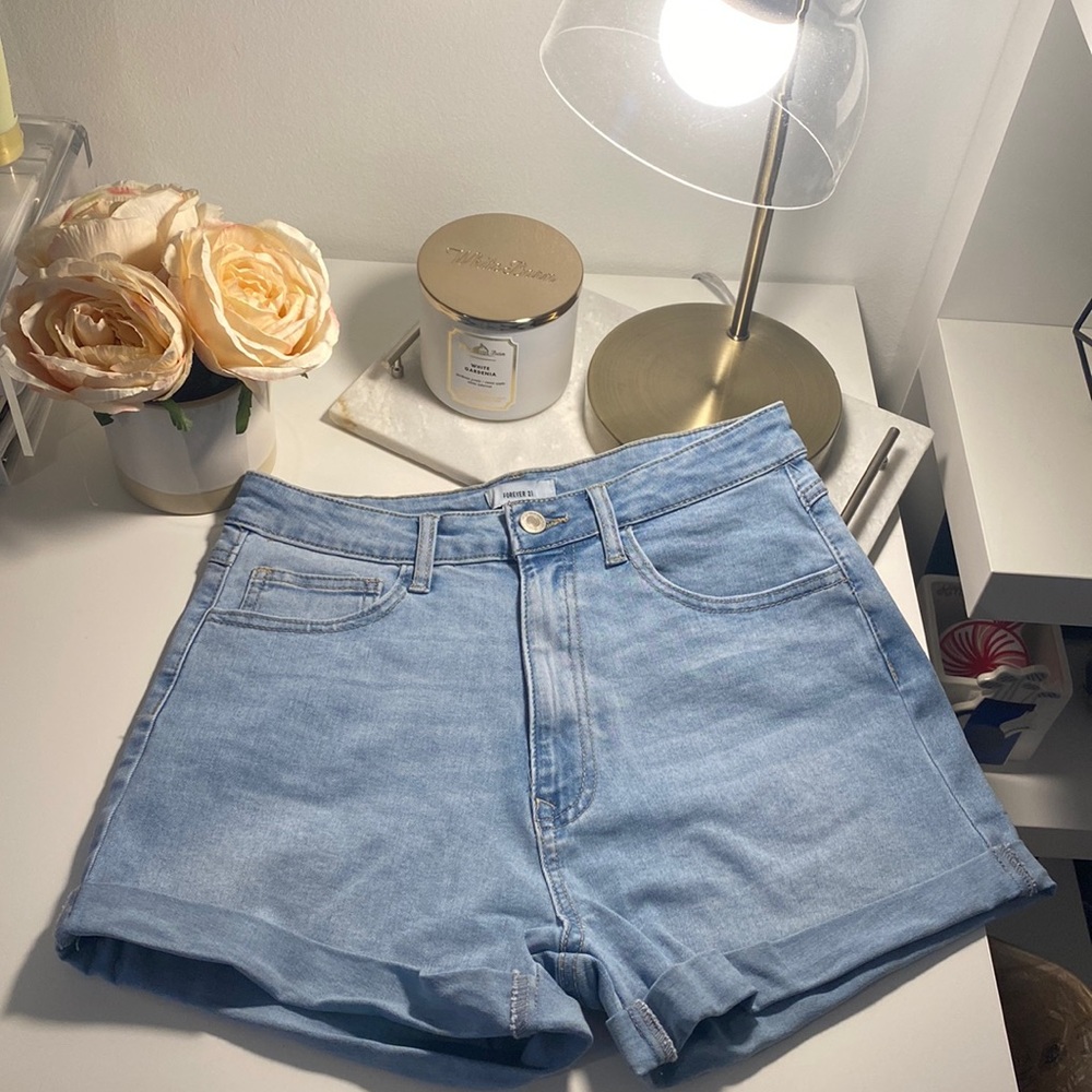 Forever 21 denim Jean Shorts, Size 29.